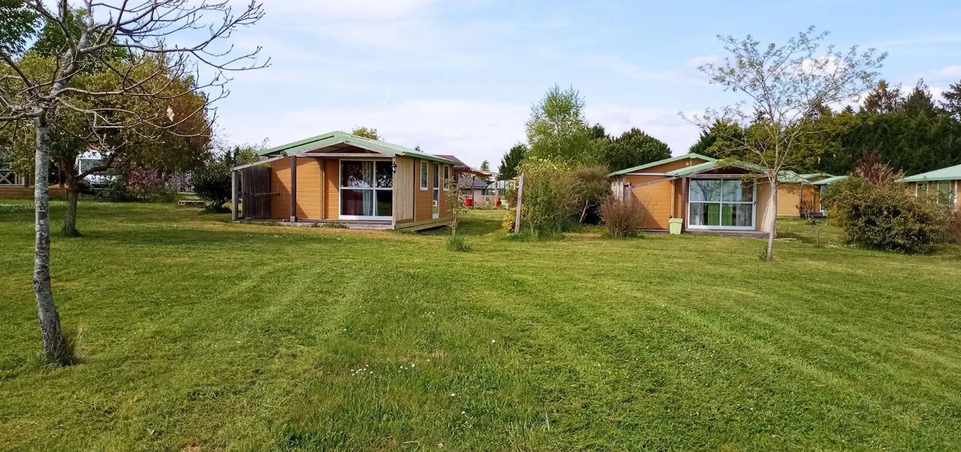 Campsite Chalet 4 Personnes Maxi Tout Confort Location En Gite Chazemais France