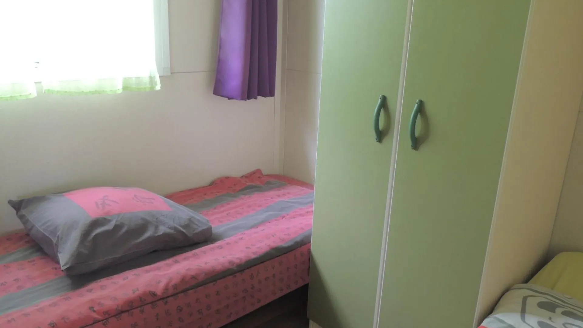 Chalet 4 Personnes Maxi Tout Confort Location En Gite Chazemais 0*,  France