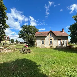 Hébergement de vacances Chaumière Château De La Bouchatte